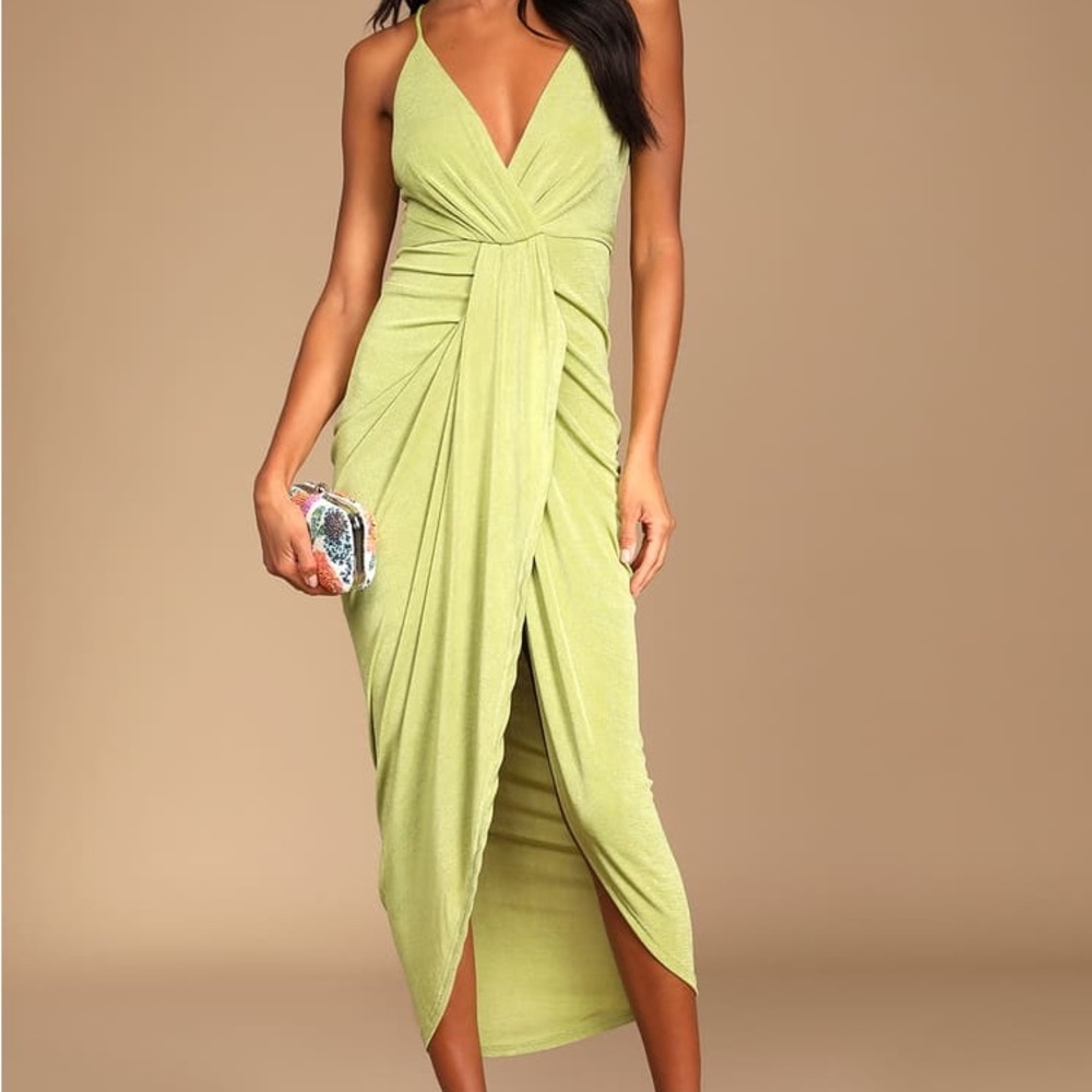 Lulu’s Dreamy Date Light Green Surplice Midi Dress